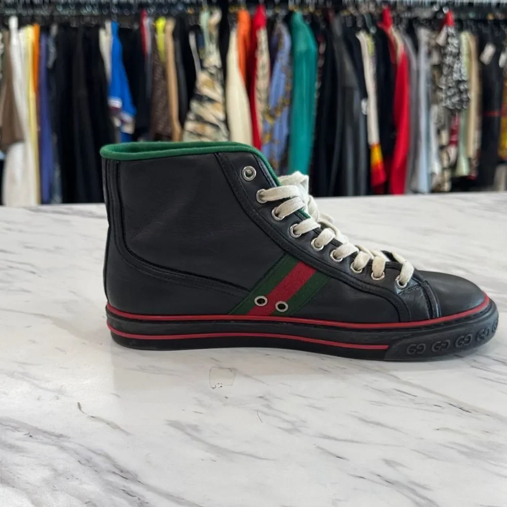 GUCCI Black High-Top Sneakers with Green and Red Accents